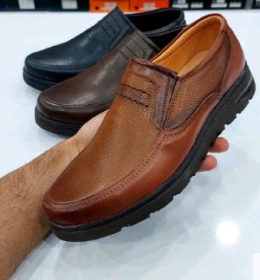 کفش چرم طبی مردانه در دو رنگ مشکی و عسلی